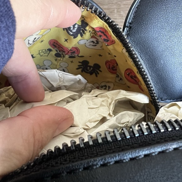 Disney Mickey Mouse Glow-in-the-Dark Spider Crossbody Loungefly‎ Stitch Shoppe - Picture 8 of 12